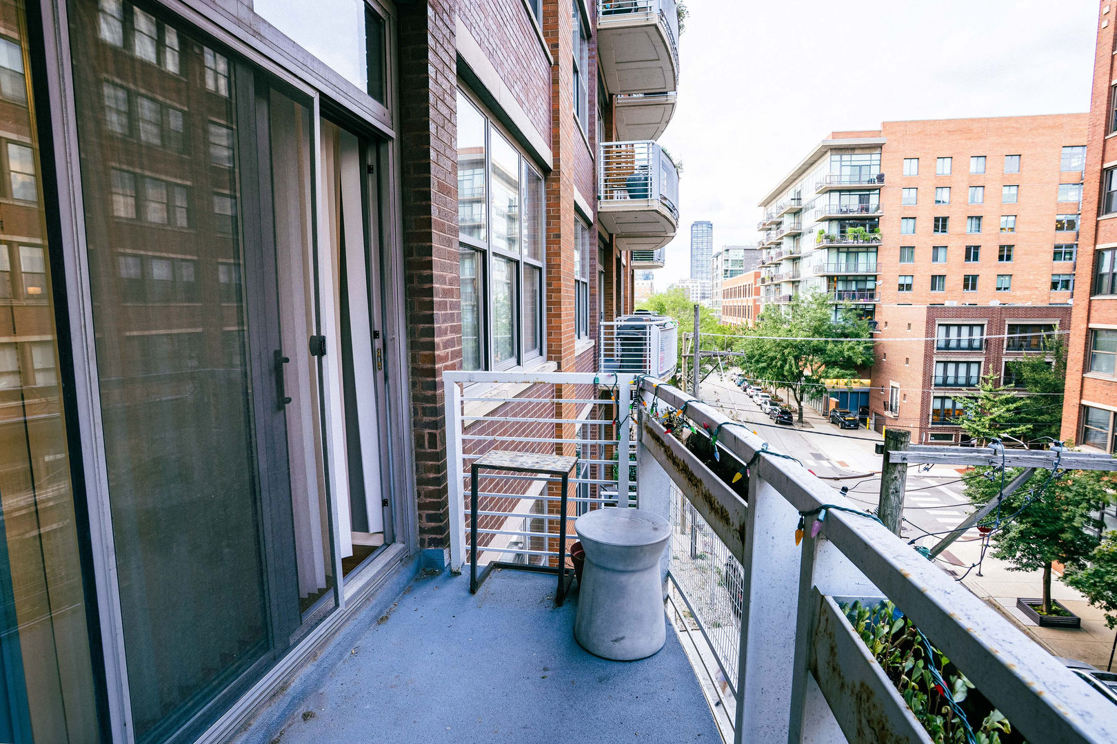 933 W Van Buren Street #404, Chicago, IL 60607