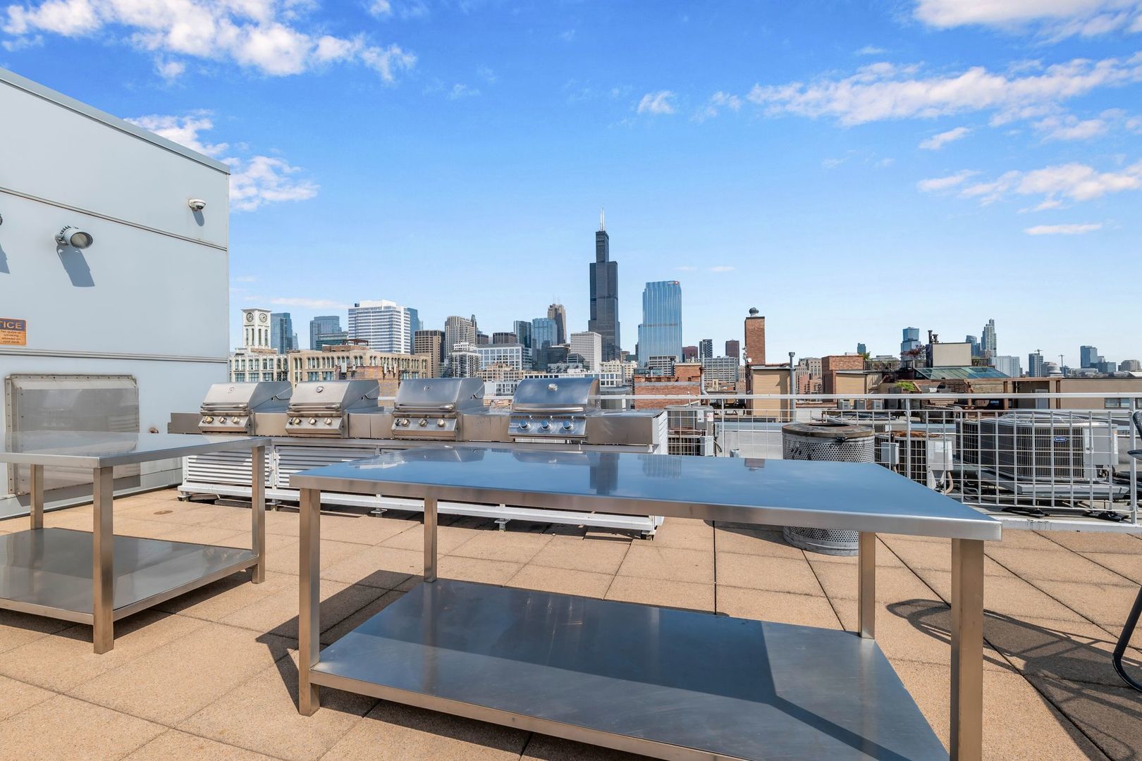 933 W Van Buren Street #404, Chicago, IL 60607