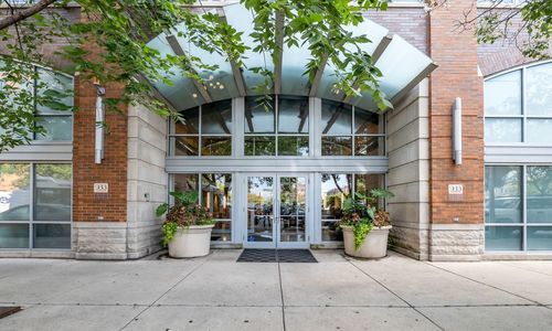 933 W Van Buren Street #404, Chicago, IL 60607