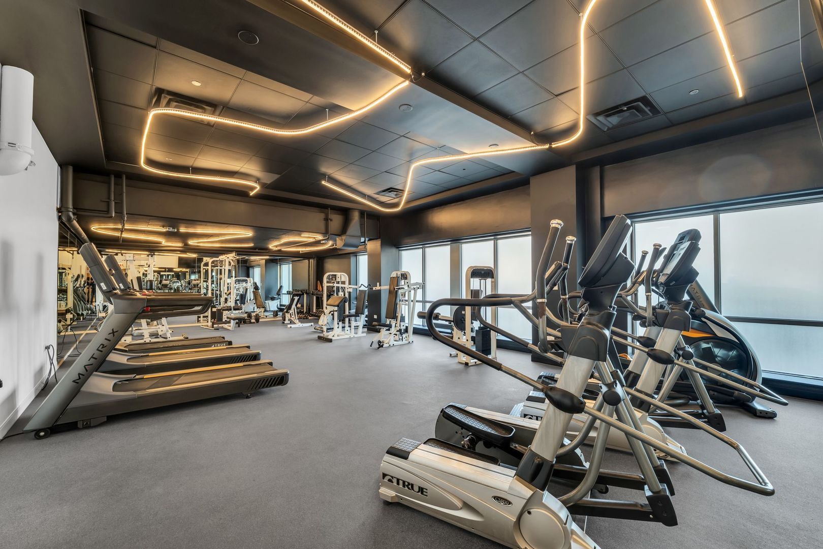 933 W Van Buren Street #404, Chicago, IL 60607