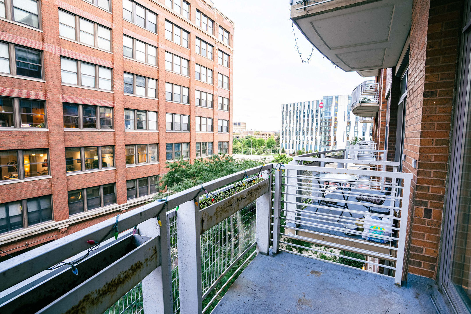 933 W Van Buren Street #404, Chicago, IL 60607