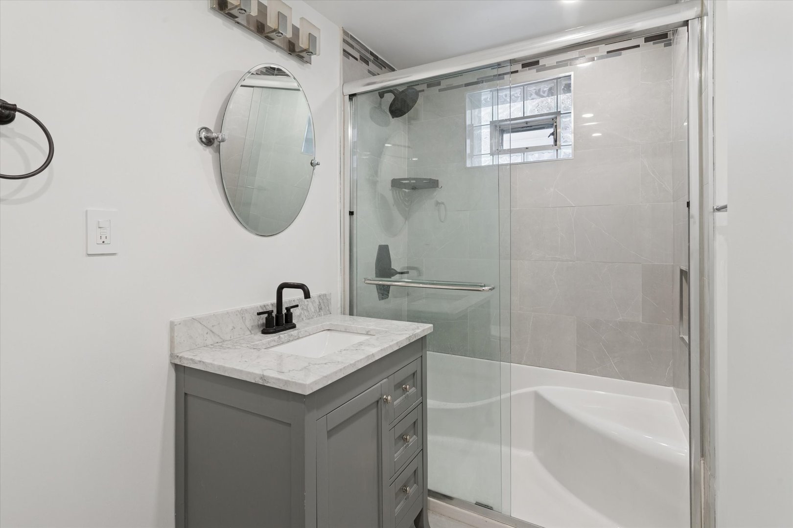 8952 S Aberdeen Street, Chicago, IL 60620