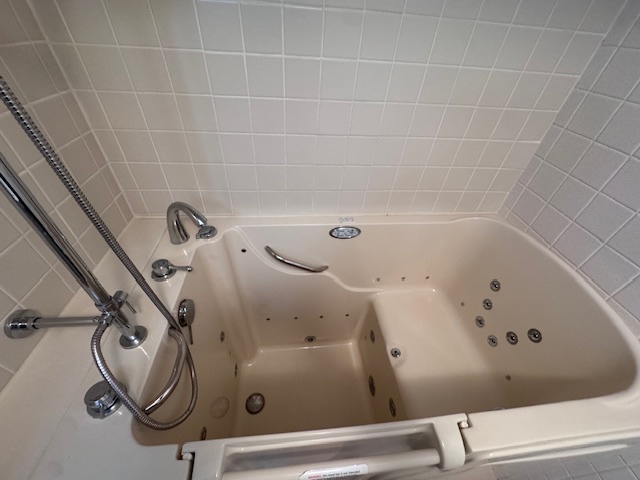 9538 N 1250 East Road, Shirley, IL 61772