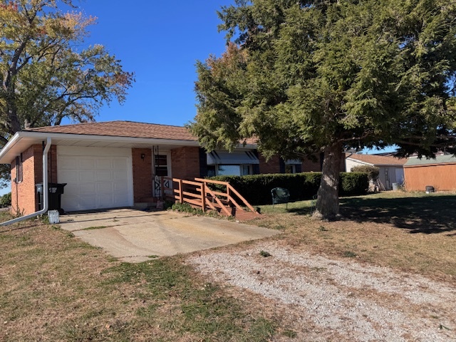 9538 N 1250 East Road, Shirley, IL 61772