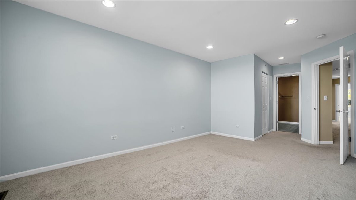 1706 Buckingham Drive, Des Plaines, IL 60018