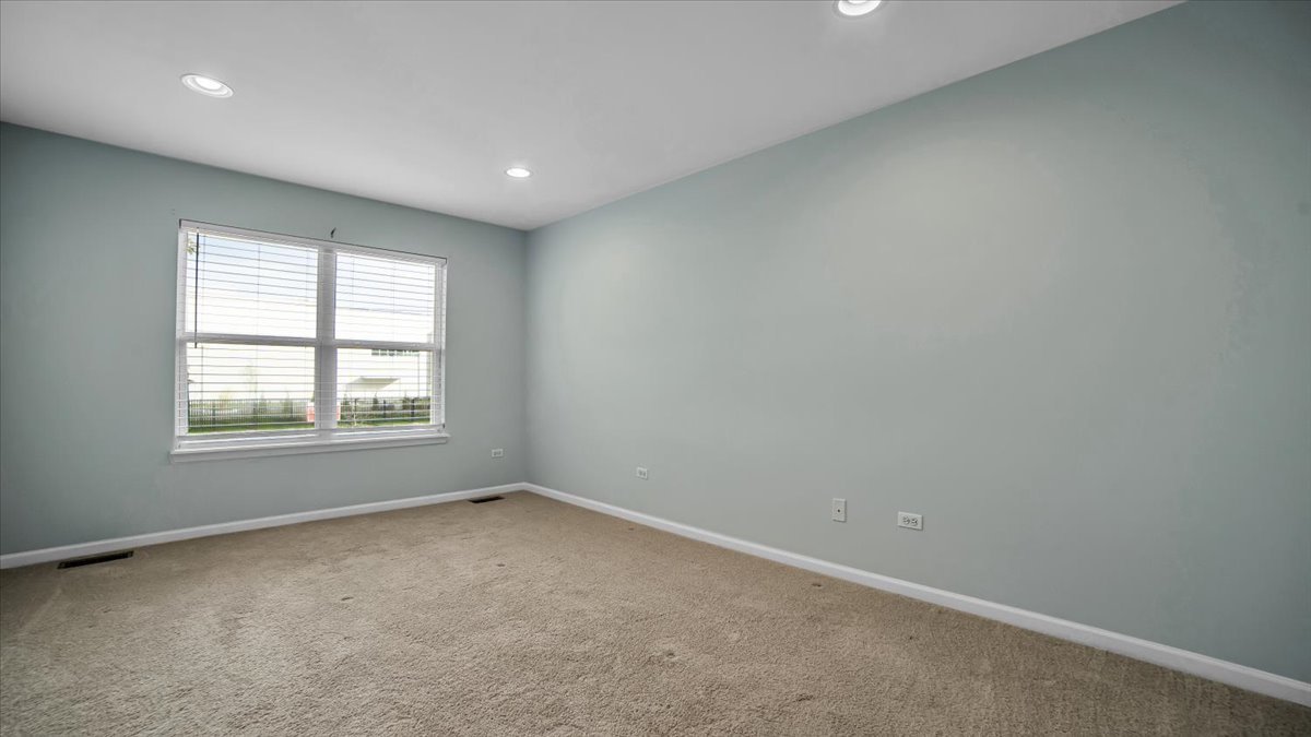 1706 Buckingham Drive, Des Plaines, IL 60018