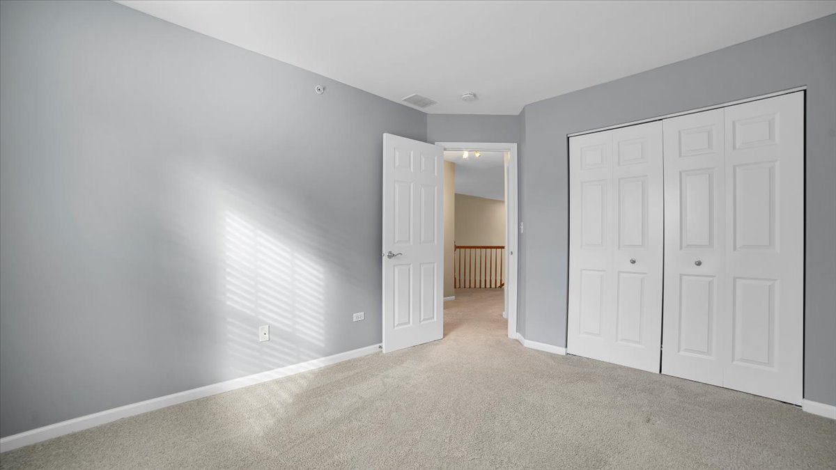 1706 Buckingham Drive, Des Plaines, IL 60018