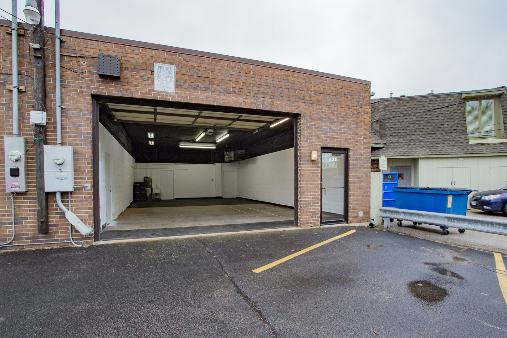 831 W Touhy Avenue, Park Ridge, IL 60068