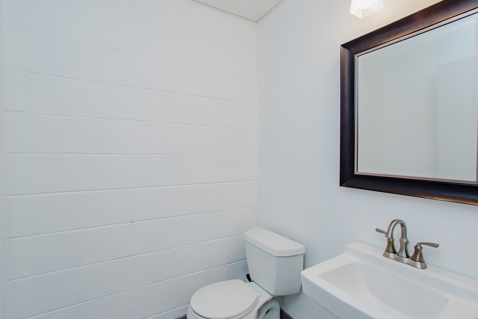 831 W Touhy Avenue, Park Ridge, IL 60068