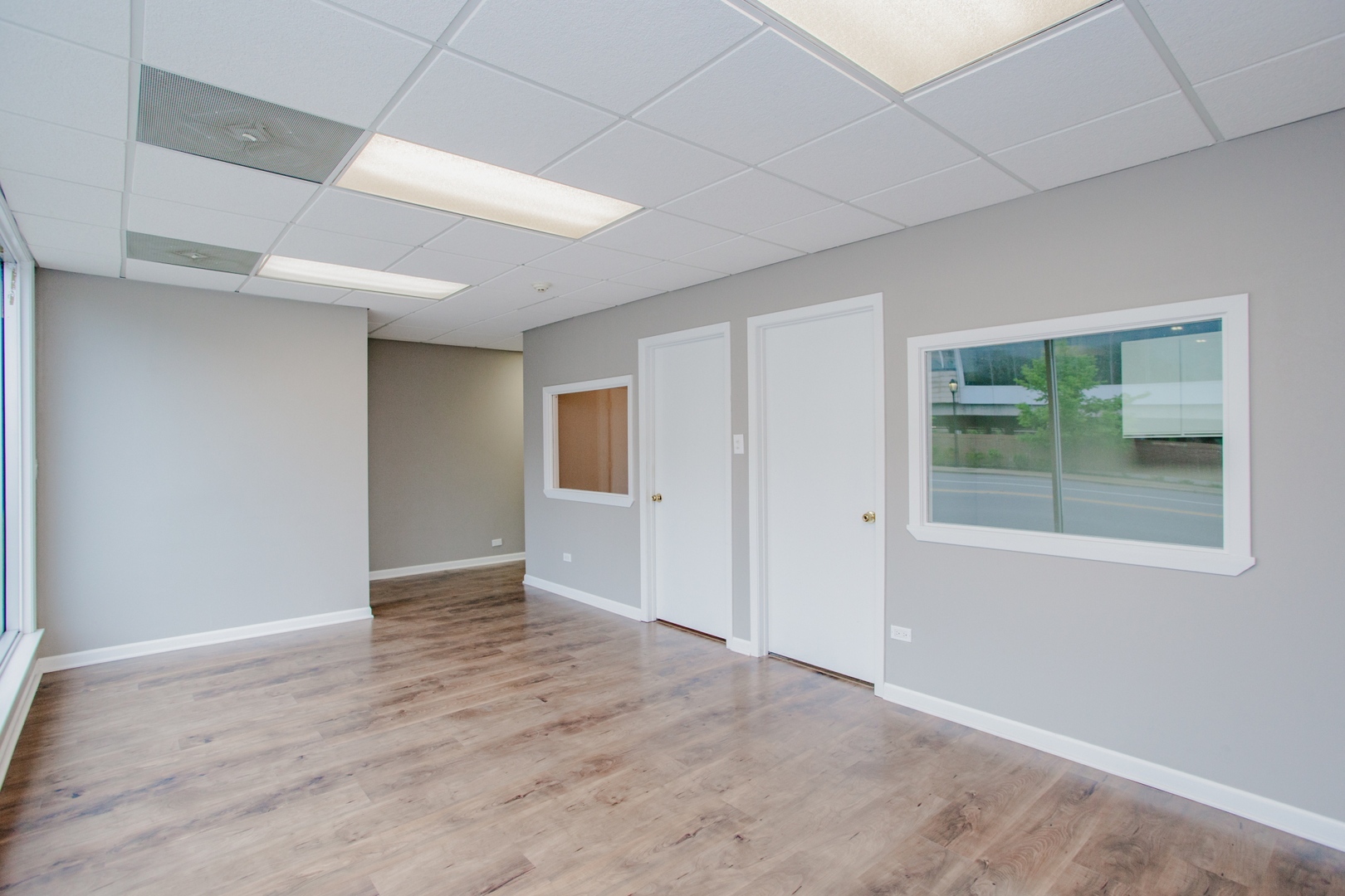 831 W Touhy Avenue, Park Ridge, IL 60068