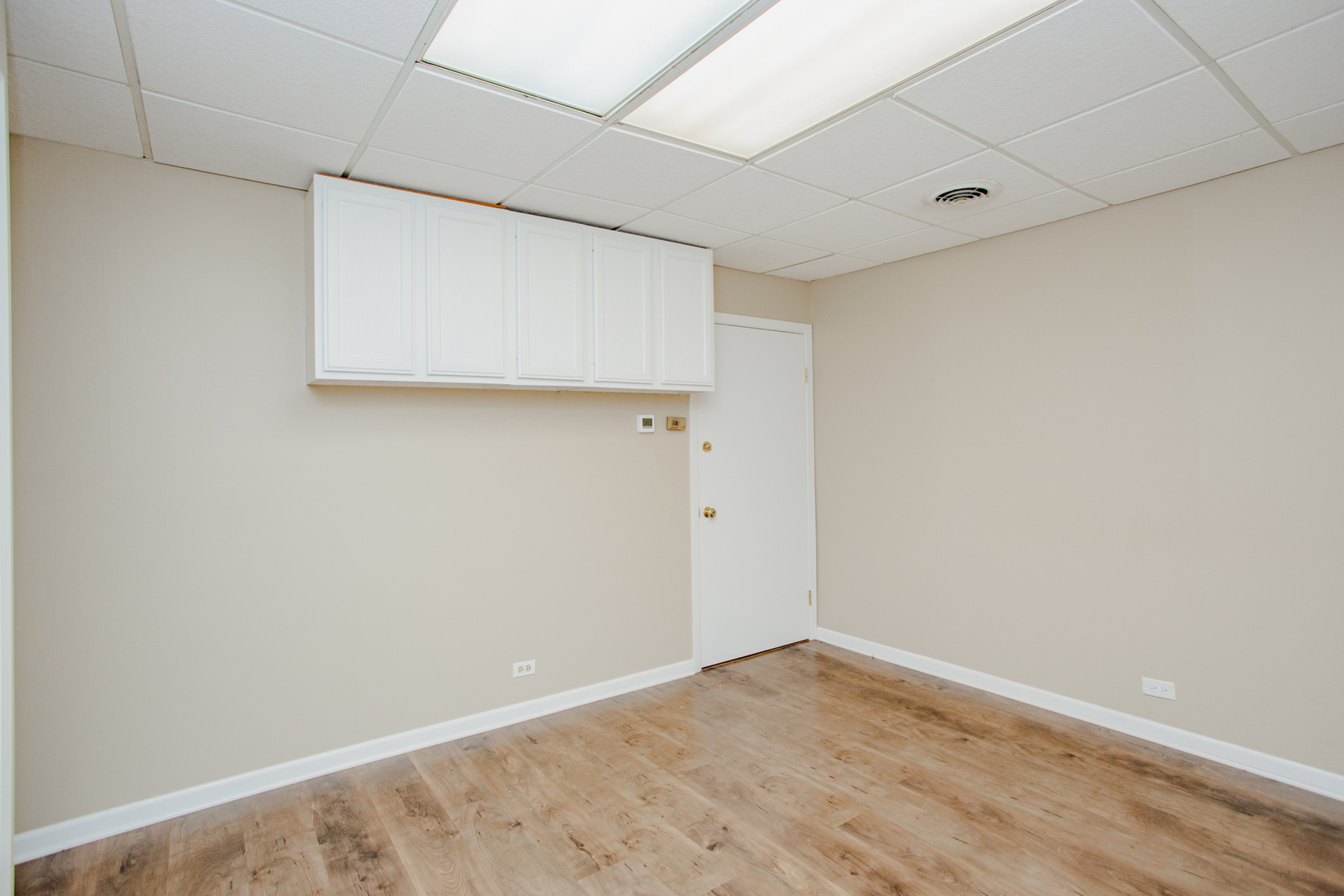 831 W Touhy Avenue, Park Ridge, IL 60068