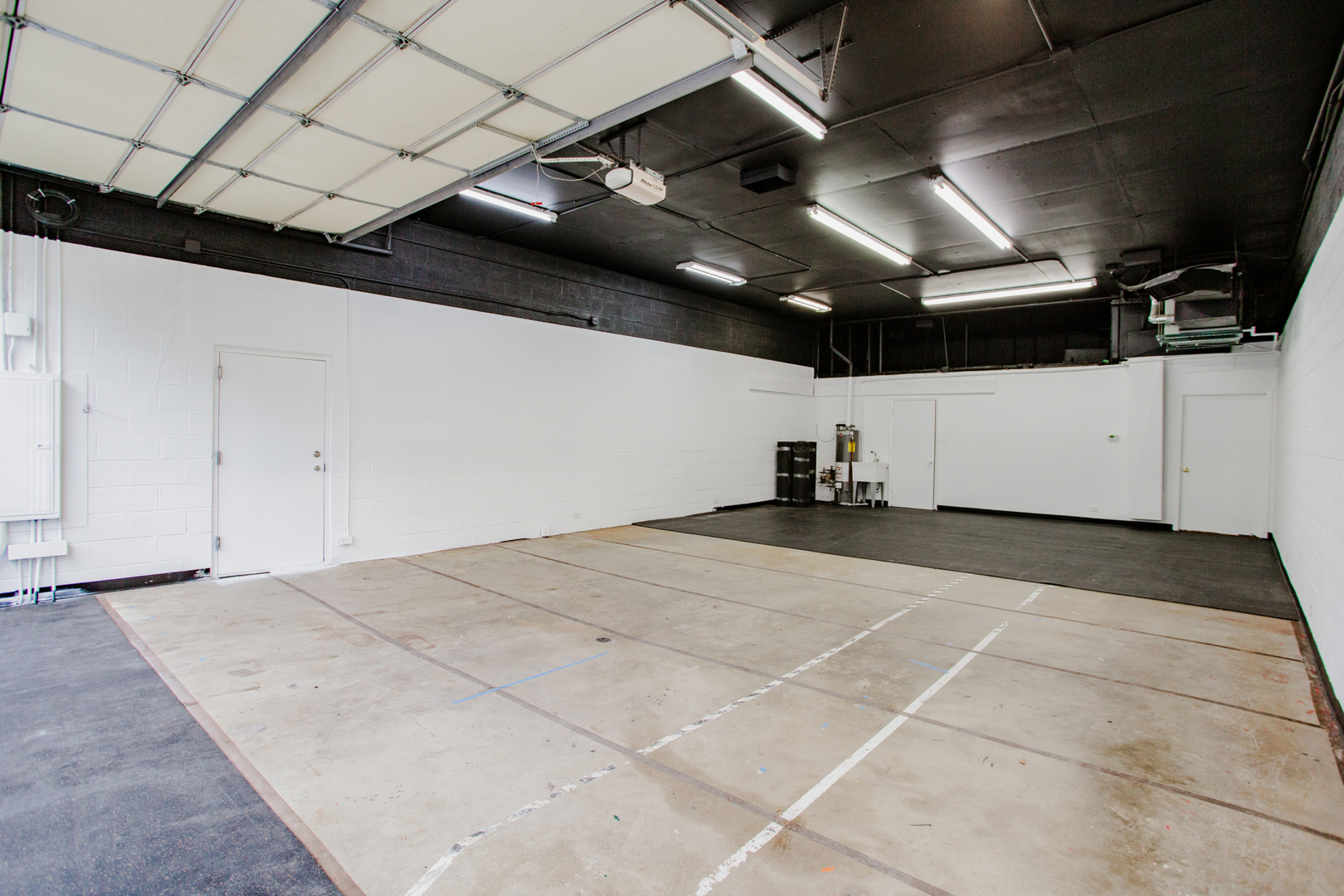 831 W Touhy Avenue, Park Ridge, IL 60068