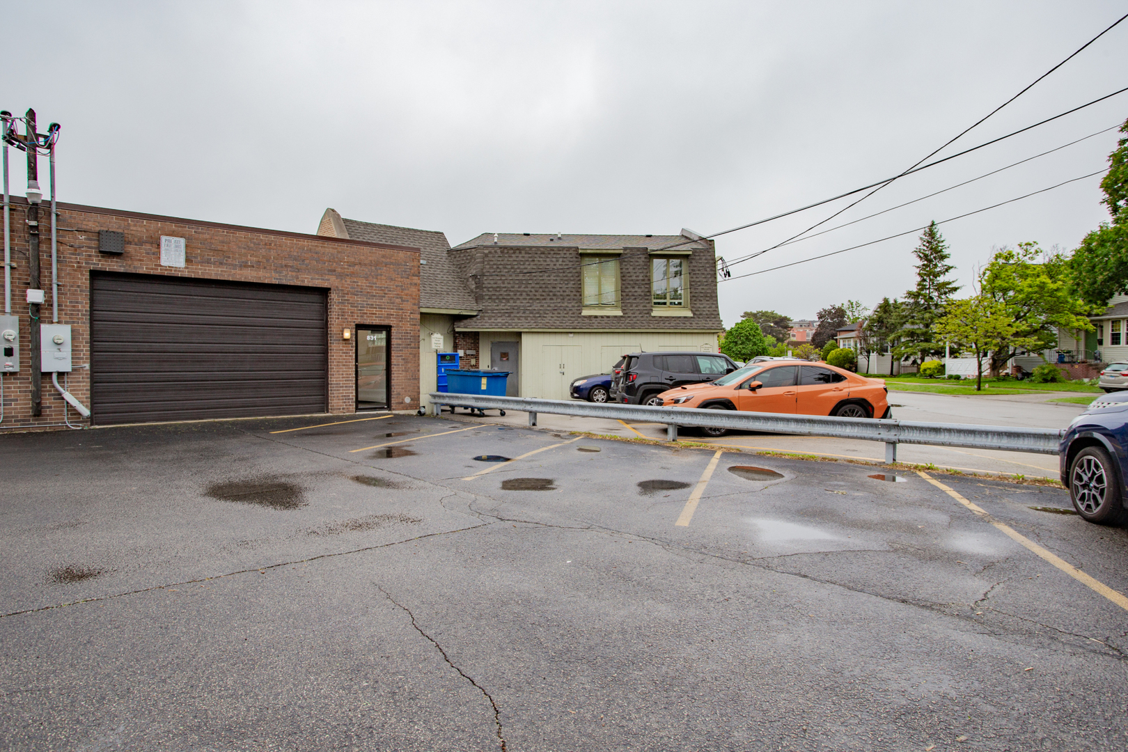 831 W Touhy Avenue, Park Ridge, IL 60068