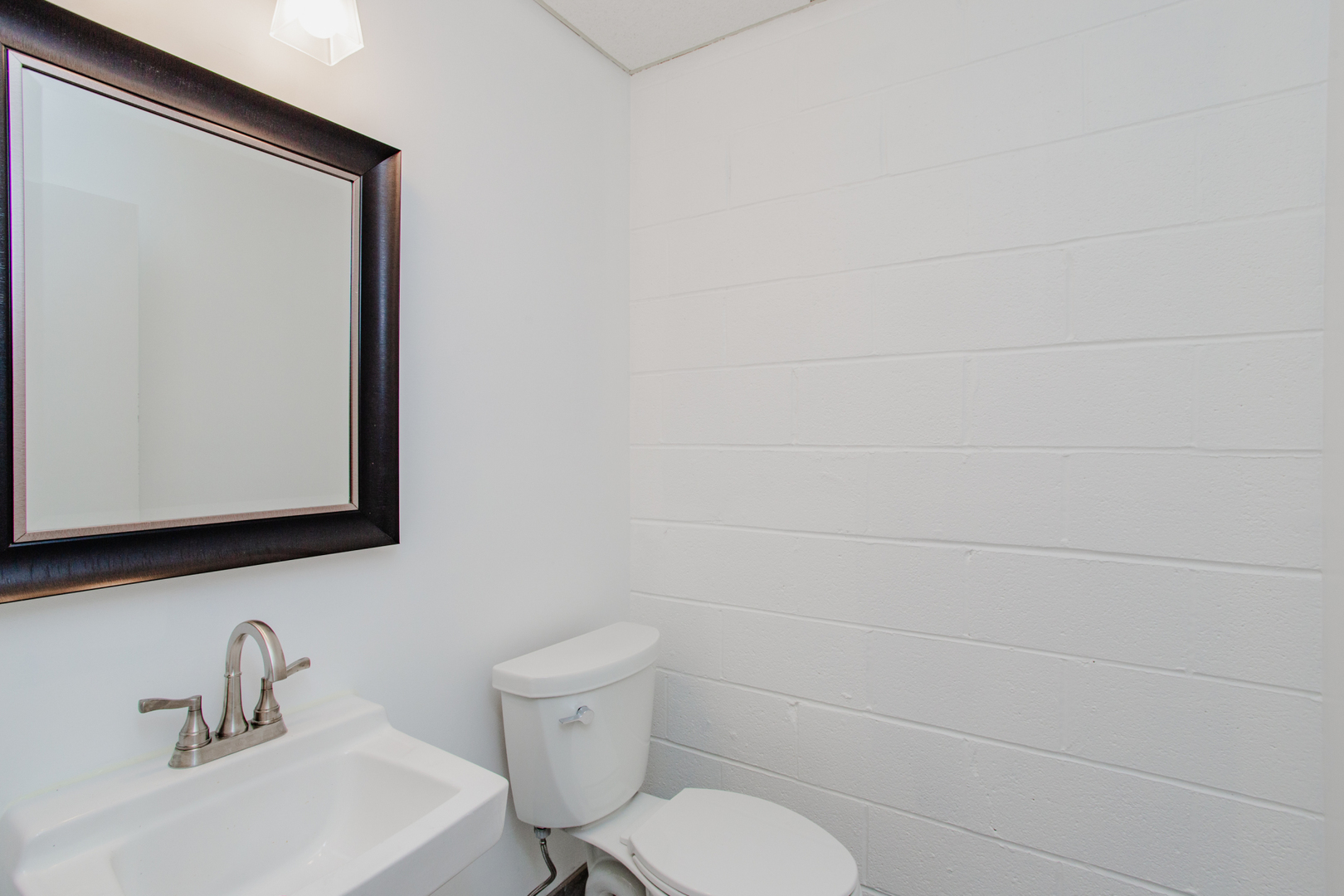 831 W Touhy Avenue, Park Ridge, IL 60068