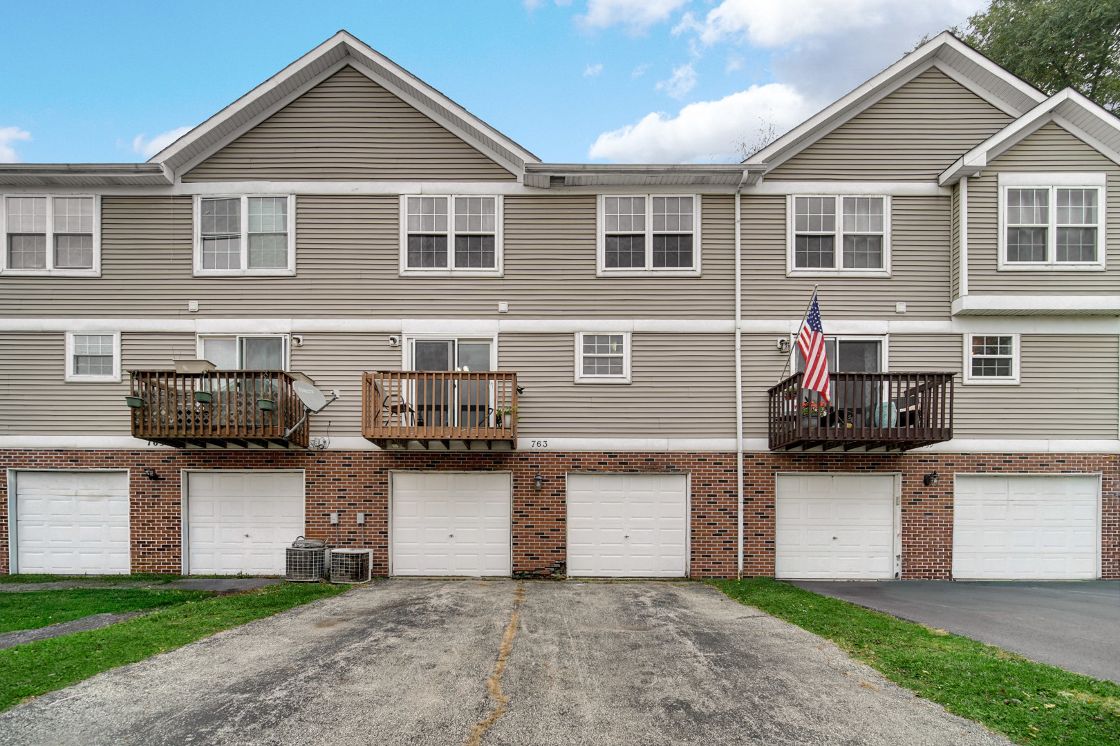 763 Highview Court, Antioch, IL 60002