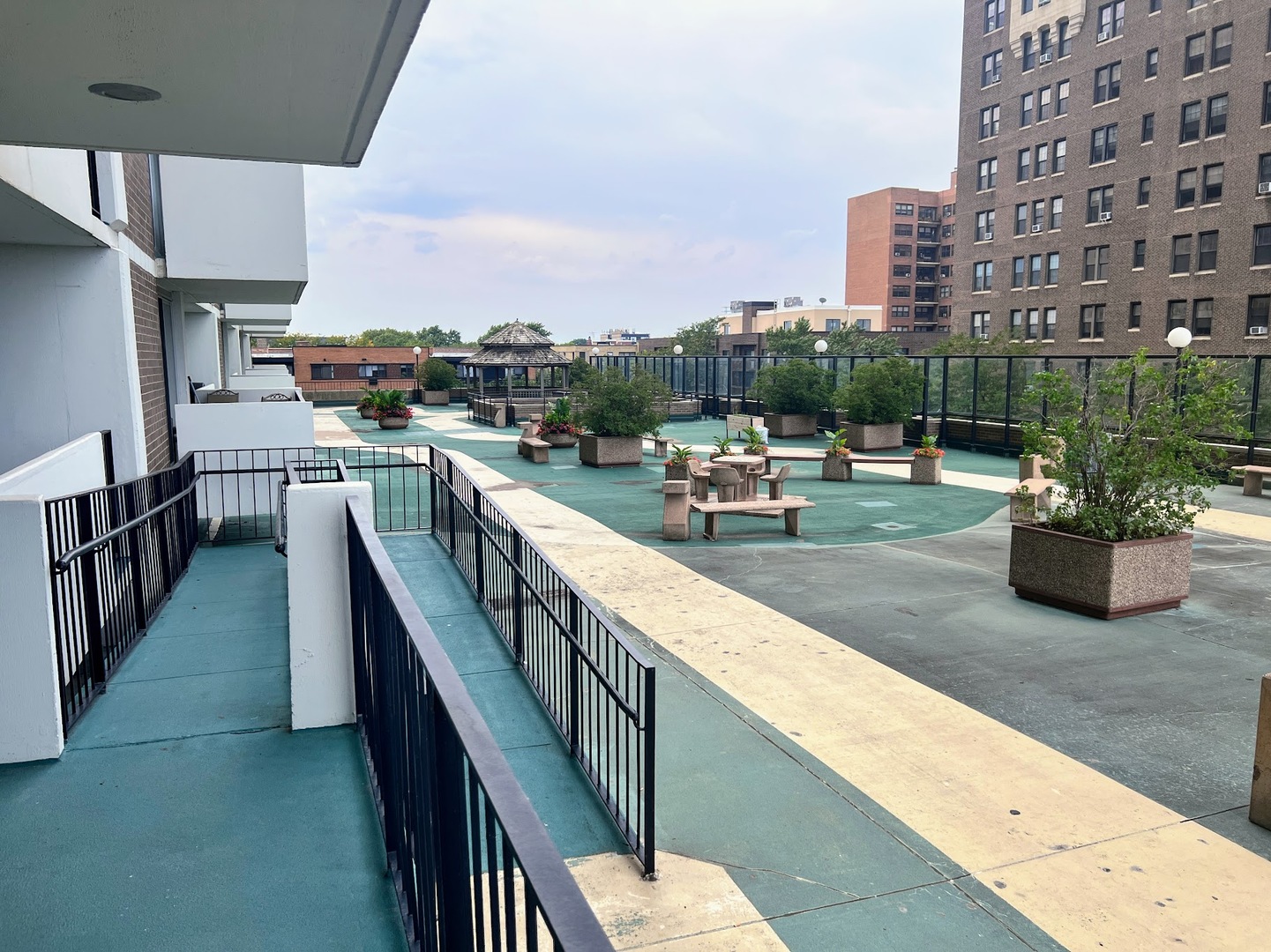 6033 N Sheridan Road #8G, Chicago, IL 60660