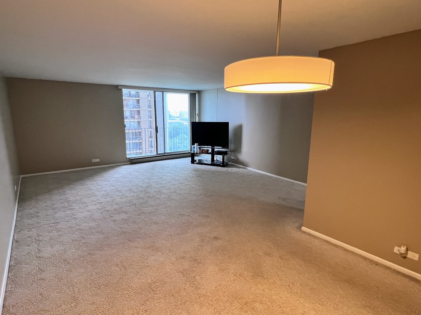 6033 N Sheridan Road #8G, Chicago, IL 60660