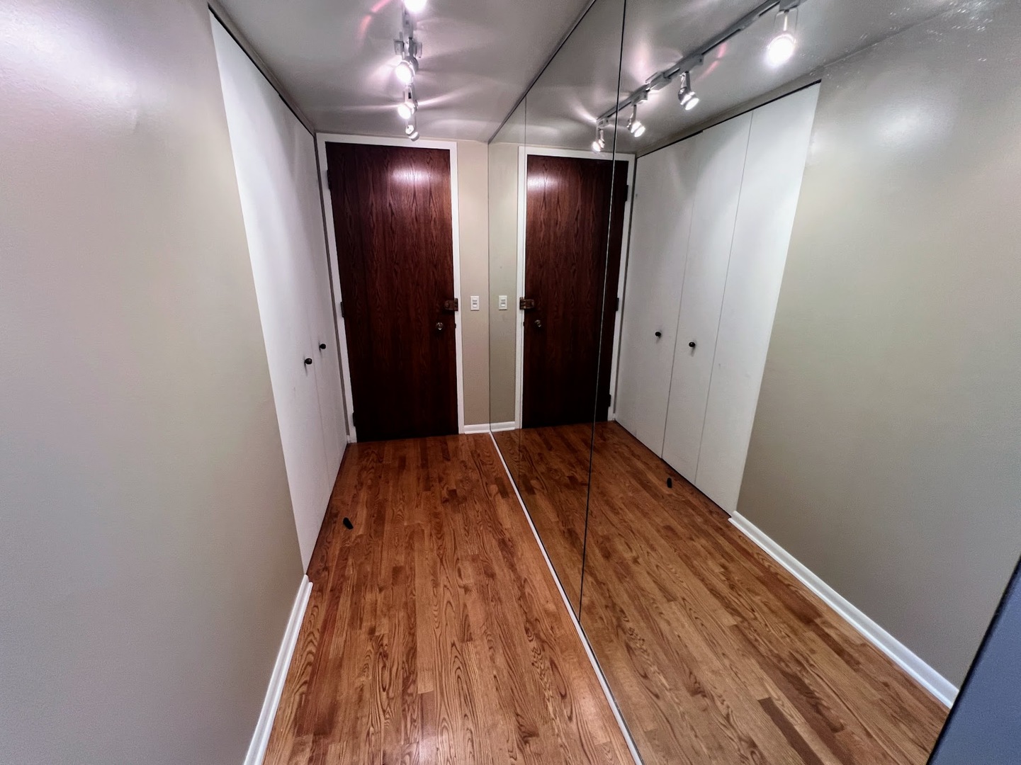 6033 N Sheridan Road #8G, Chicago, IL 60660