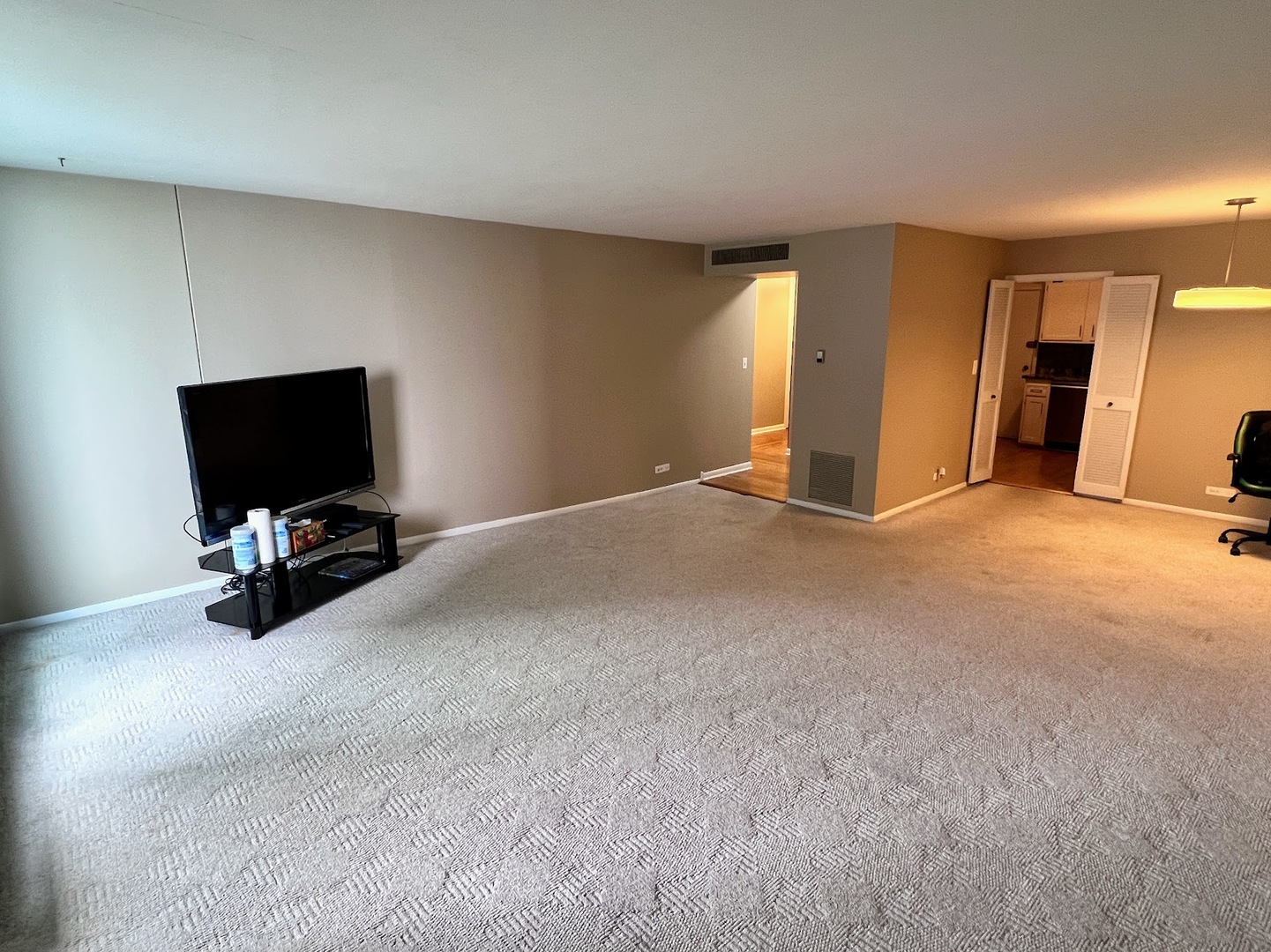 6033 N Sheridan Road #8G, Chicago, IL 60660