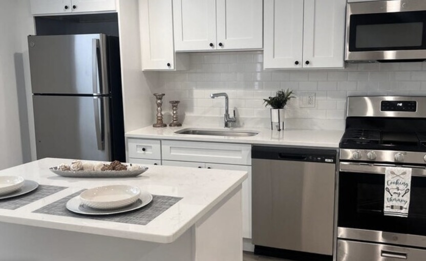 3239 Grove Avenue, Berwyn, IL 60402