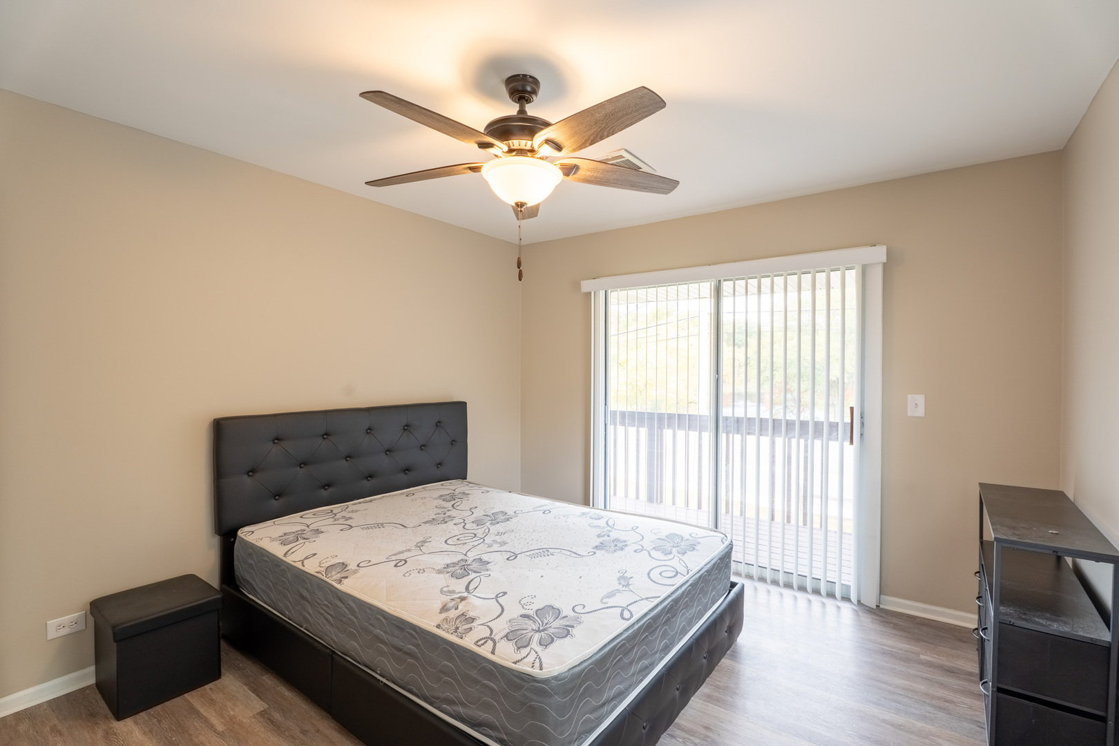 774 Terrace Court #T, Elgin, IL 60120