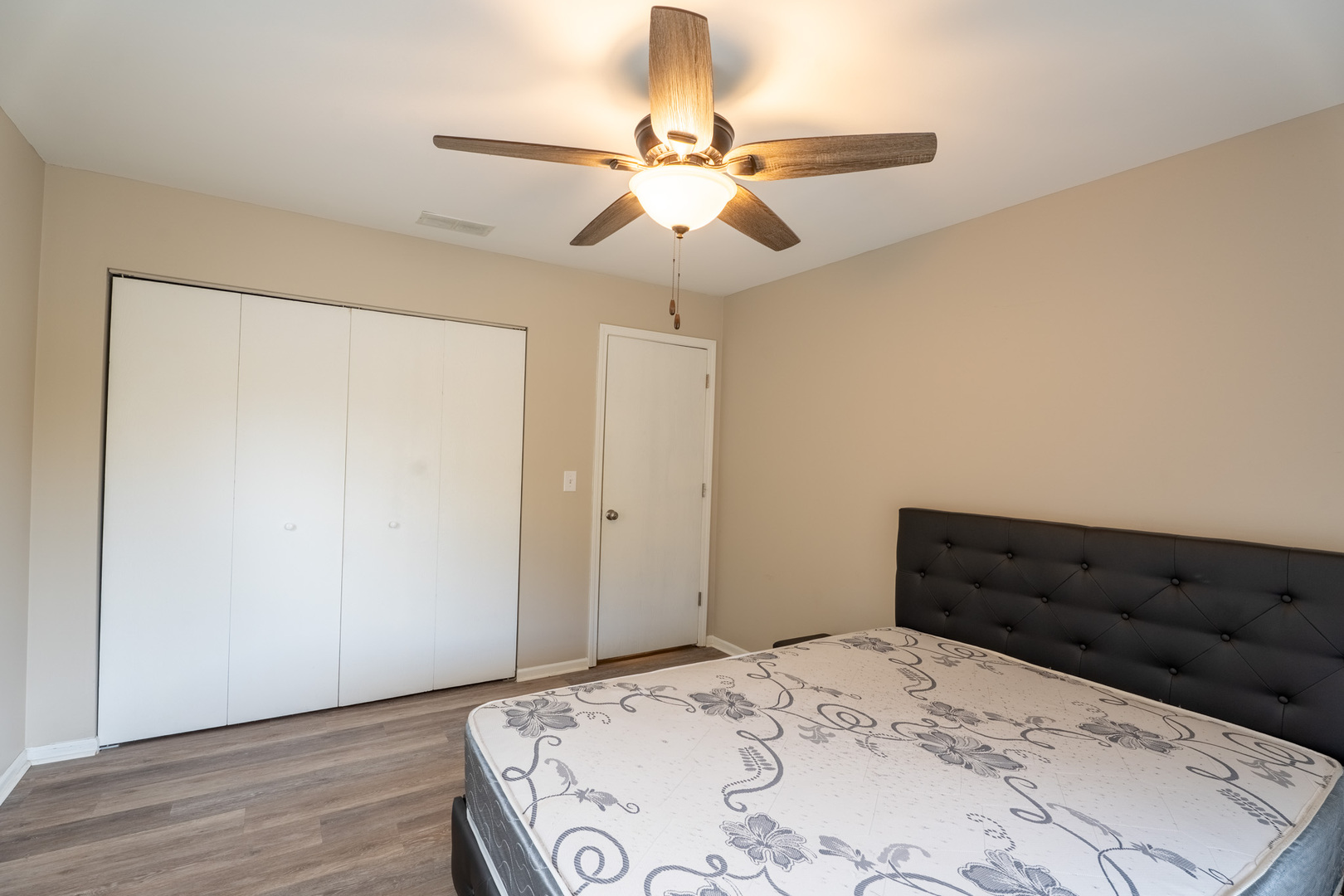 774 Terrace Court #T, Elgin, IL 60120