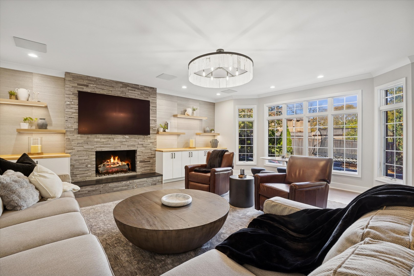 245 Meadowbrook Lane, Hinsdale, IL 60521