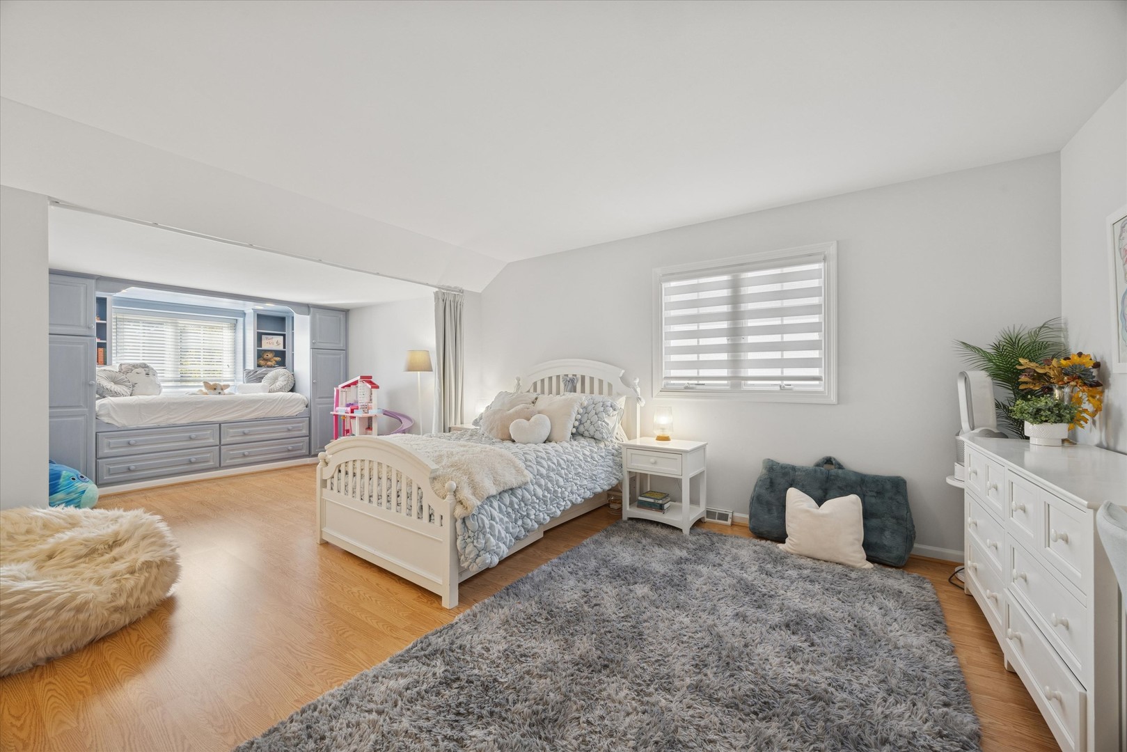 245 Meadowbrook Lane, Hinsdale, IL 60521