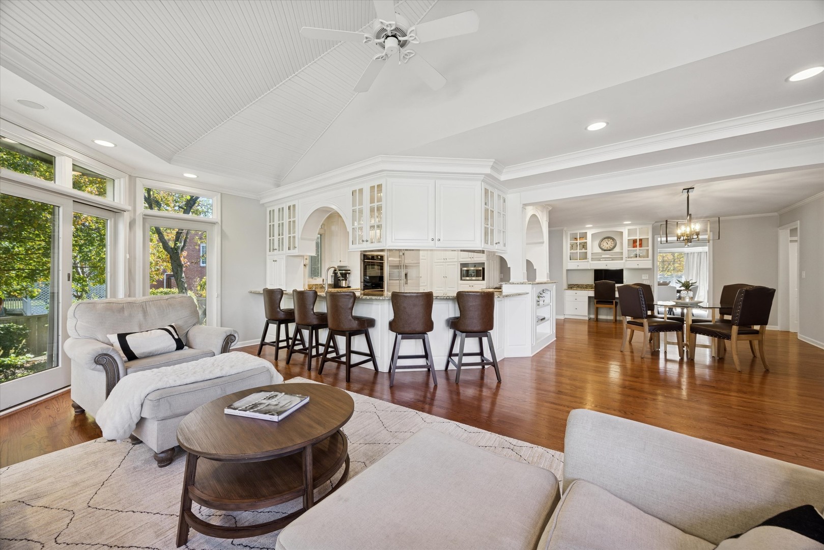 245 Meadowbrook Lane, Hinsdale, IL 60521