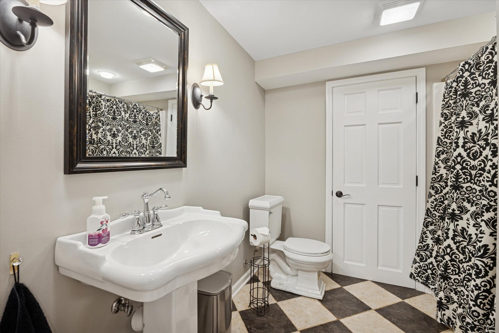 245 Meadowbrook Lane, Hinsdale, IL 60521