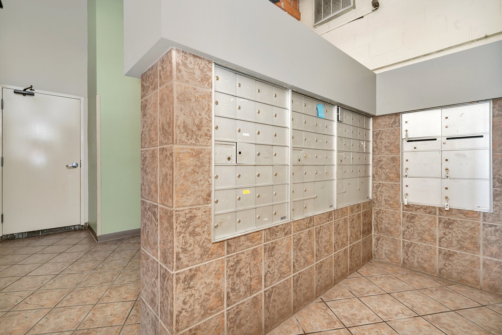 2310 S Canal Street #212, Chicago, IL 60616