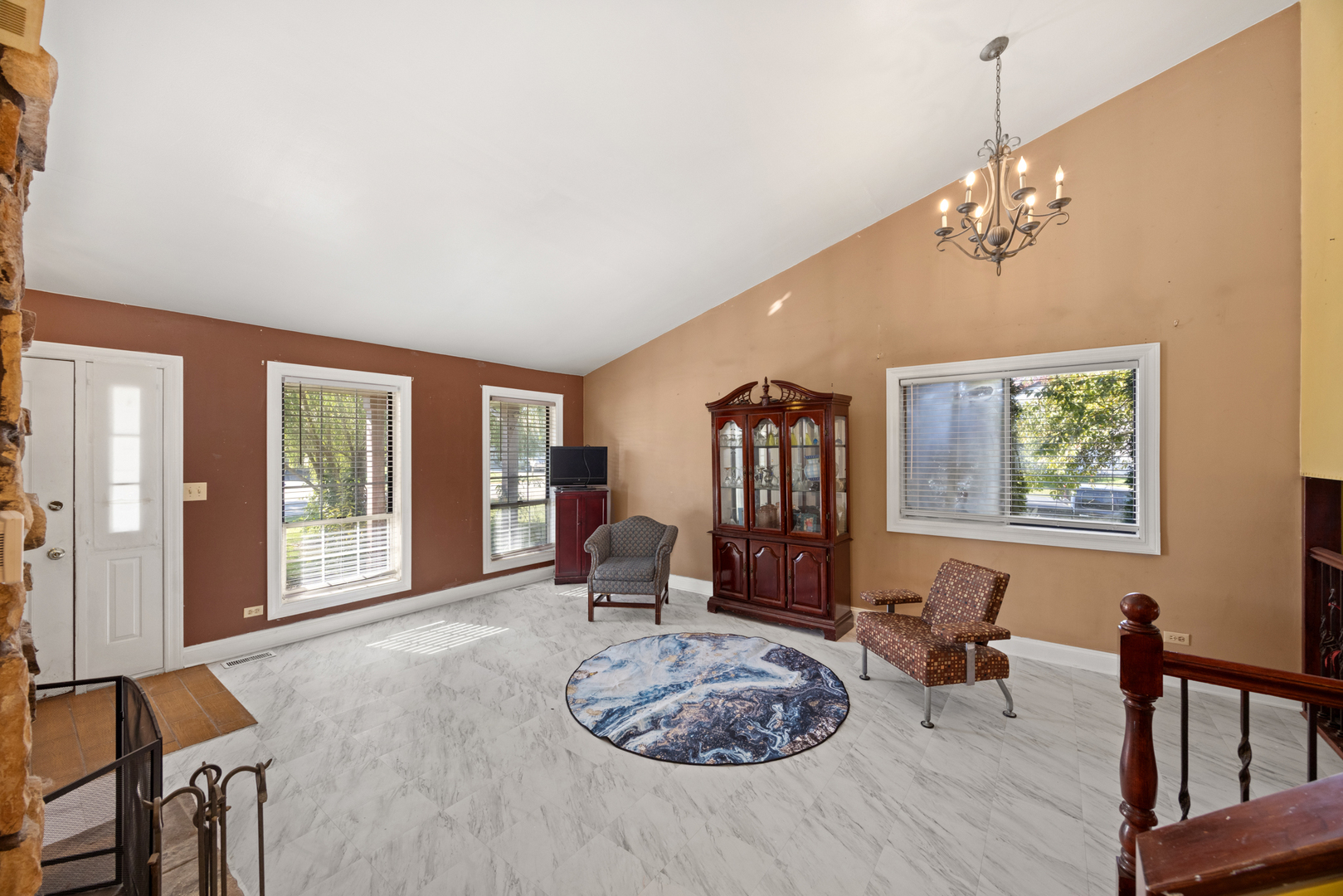 1256 Concord Drive, Elgin, IL 60120