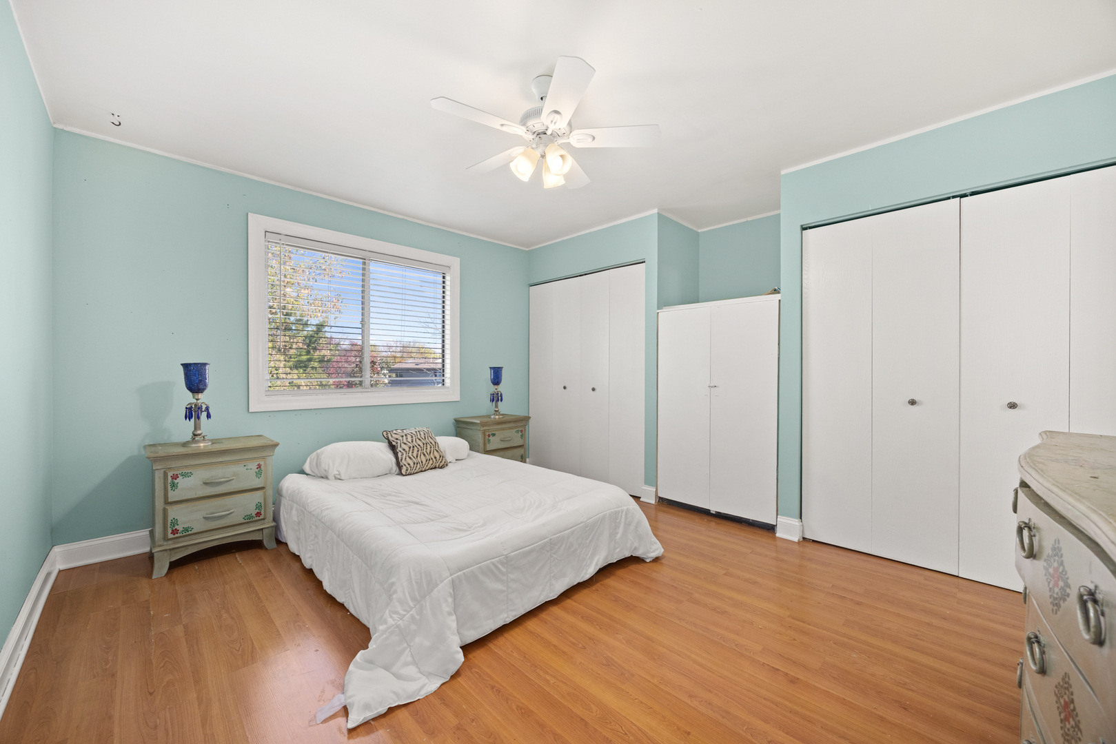 1256 Concord Drive, Elgin, IL 60120