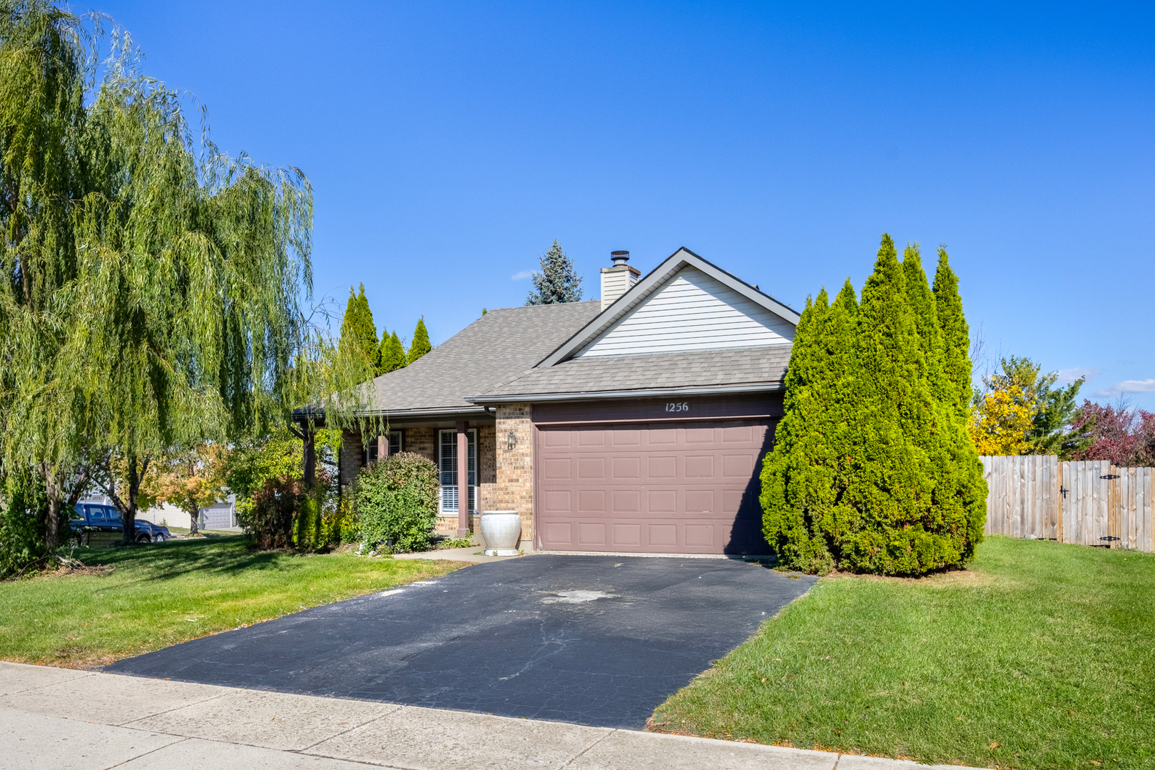 1256 Concord Drive, Elgin, IL 60120