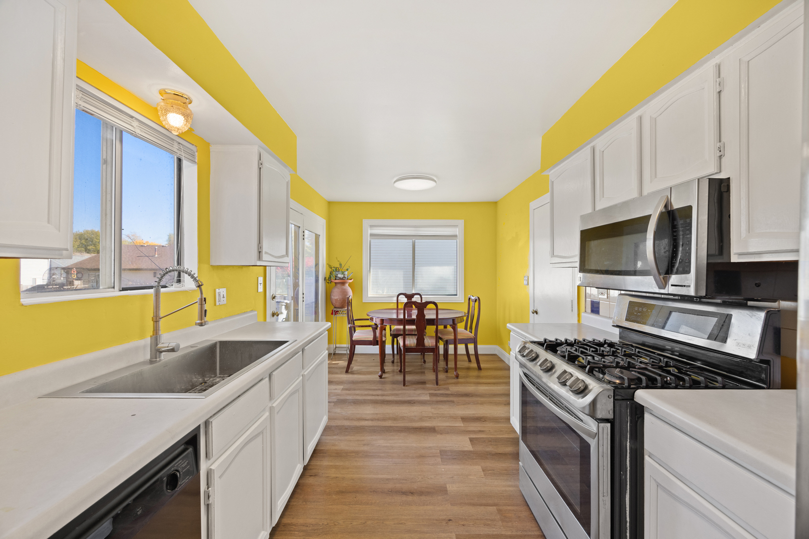 1256 Concord Drive, Elgin, IL 60120