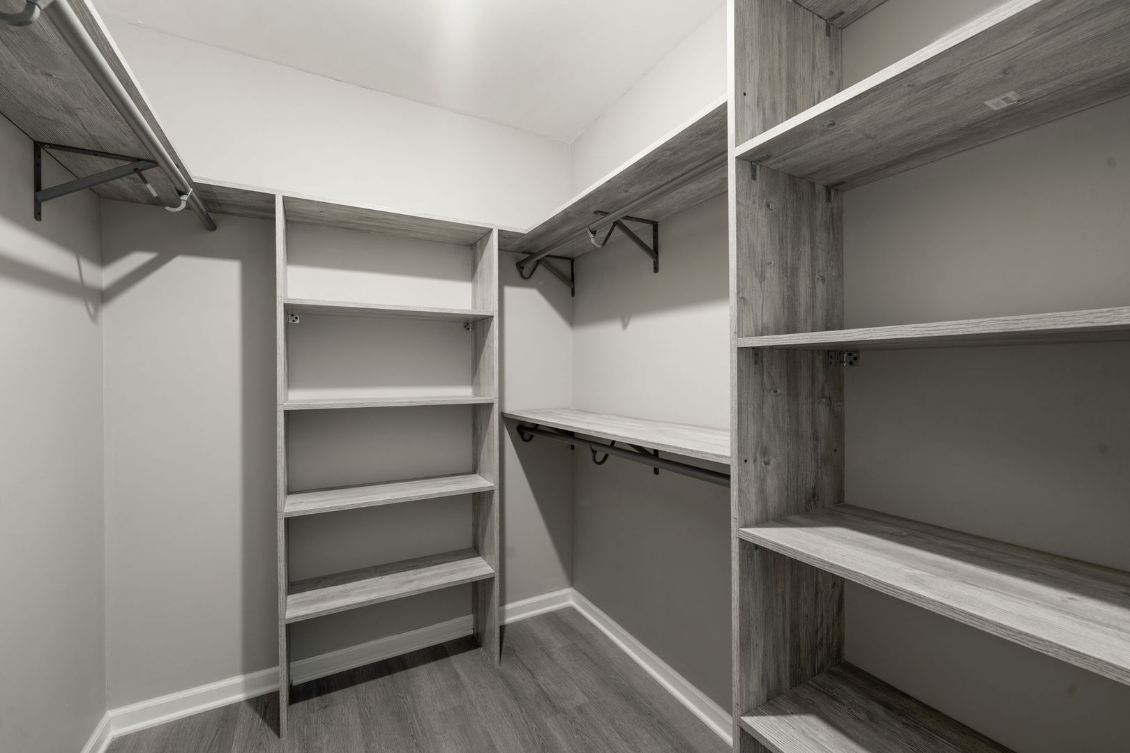 602 Bryn Mawr Court #602, Schaumburg, IL 60194