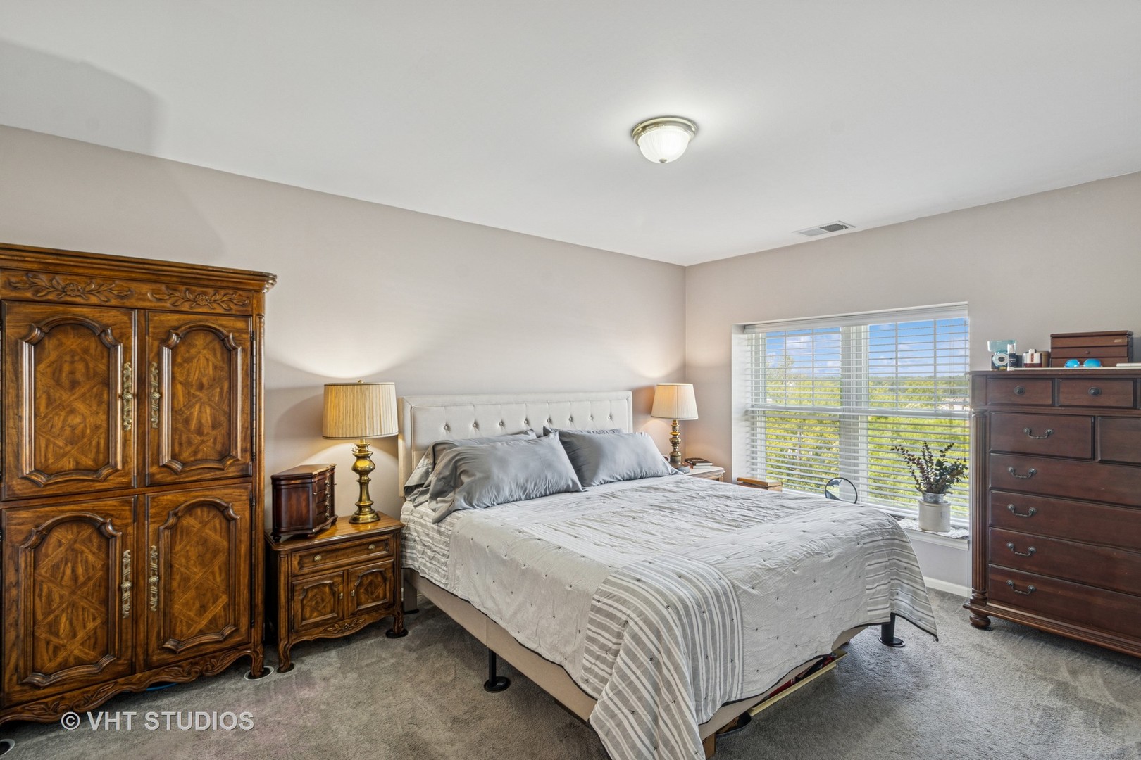 390 W Mahogany Court #606, Palatine, IL 60067