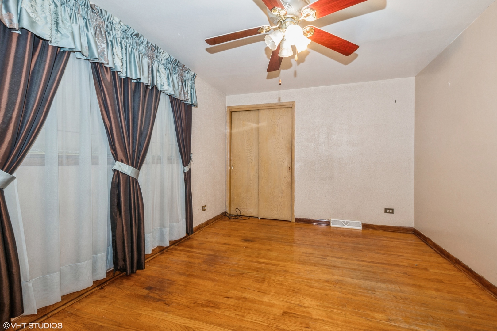 5515 S Oakley Avenue, Chicago, IL 60636