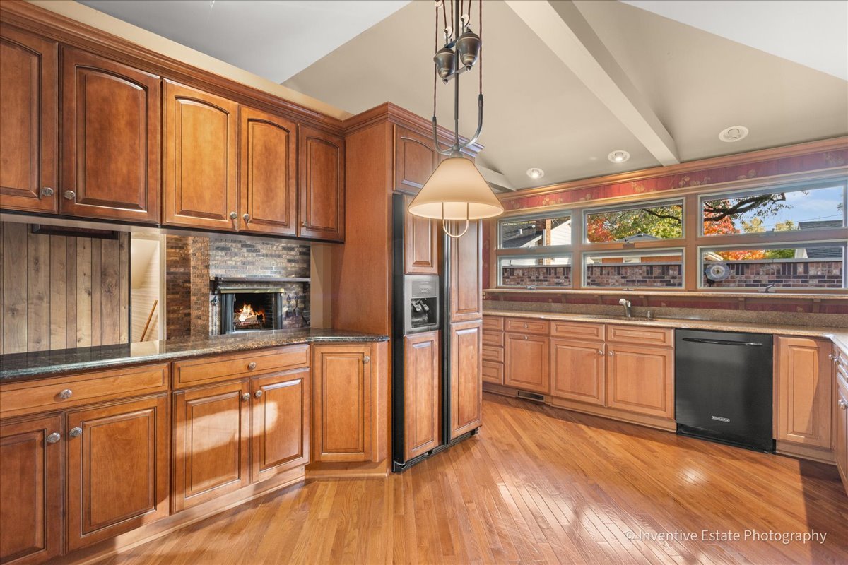 814 S Saylor Avenue, Elmhurst, IL 60126