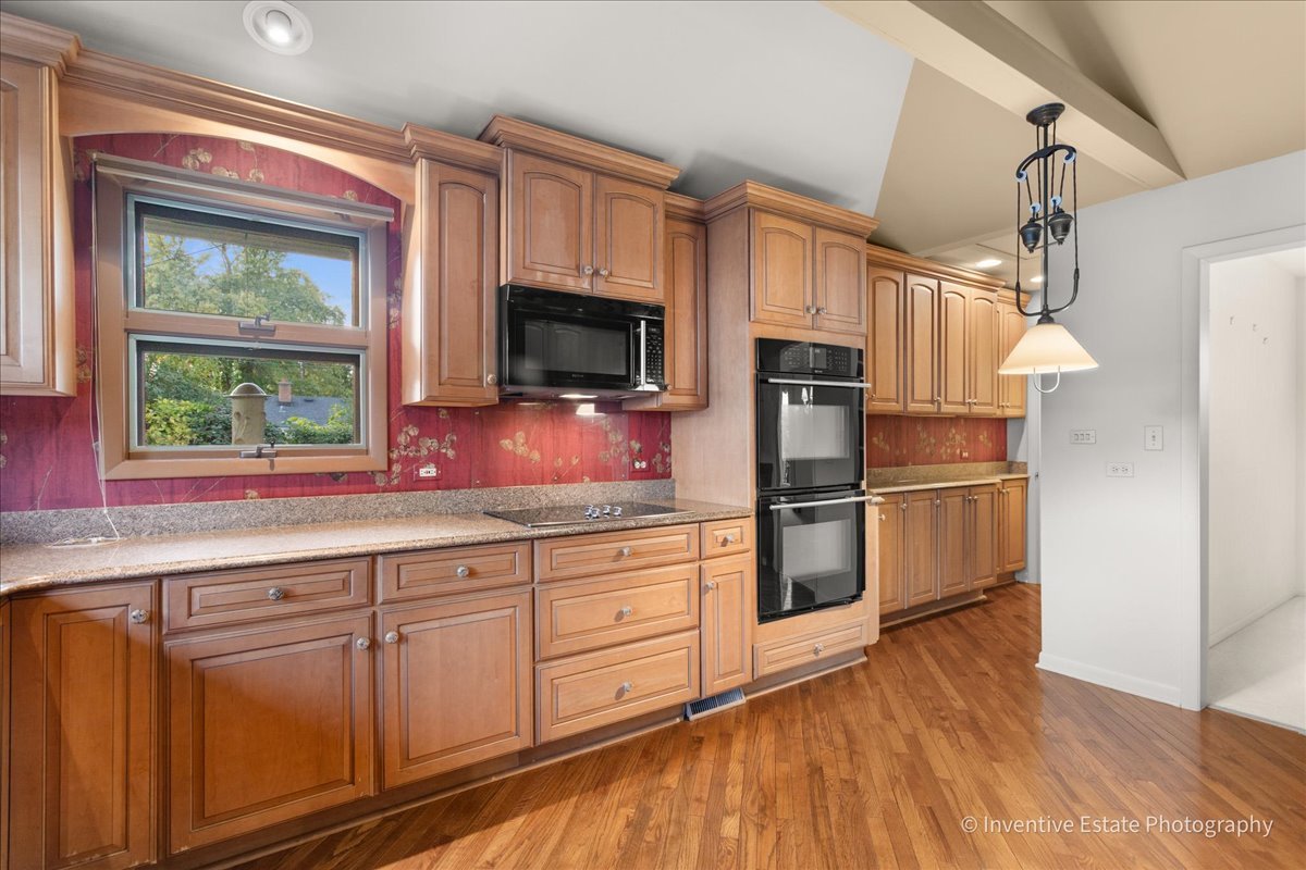 814 S Saylor Avenue, Elmhurst, IL 60126