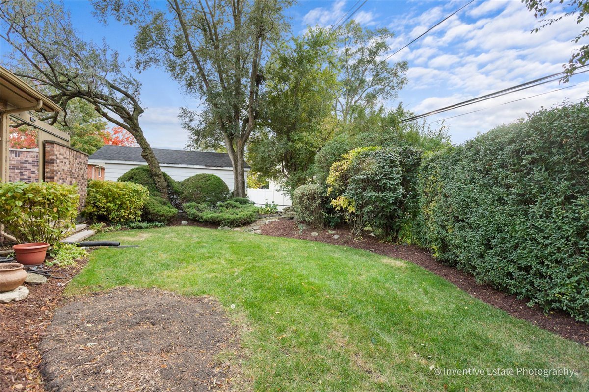 814 S Saylor Avenue, Elmhurst, IL 60126