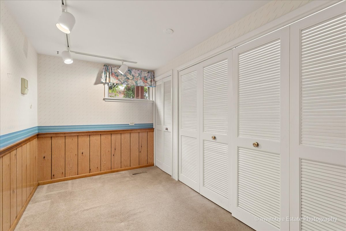 814 S Saylor Avenue, Elmhurst, IL 60126