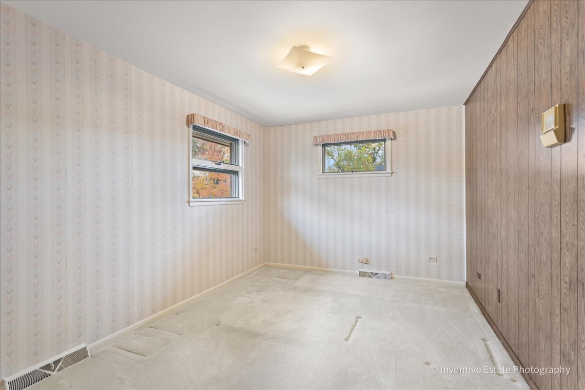 814 S Saylor Avenue, Elmhurst, IL 60126