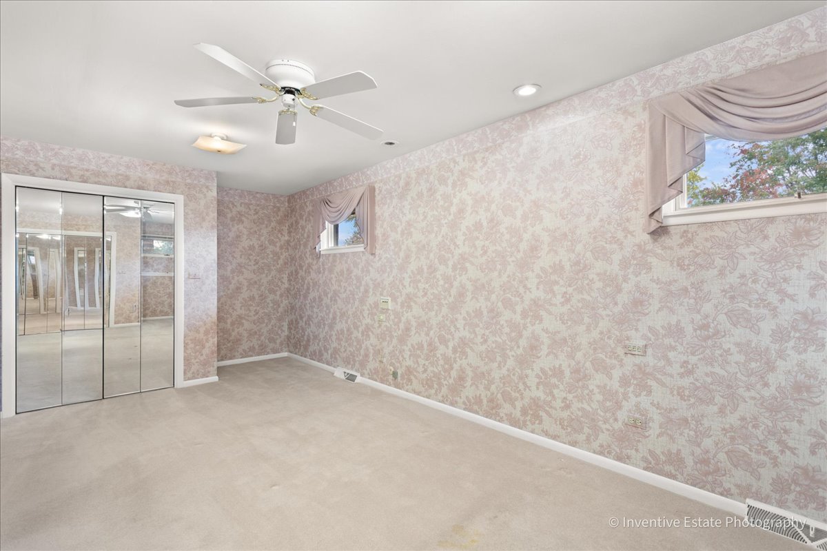 814 S Saylor Avenue, Elmhurst, IL 60126