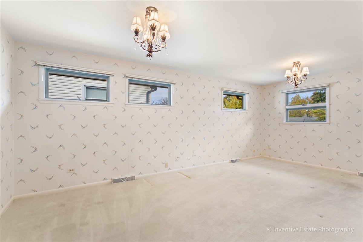 814 S Saylor Avenue, Elmhurst, IL 60126