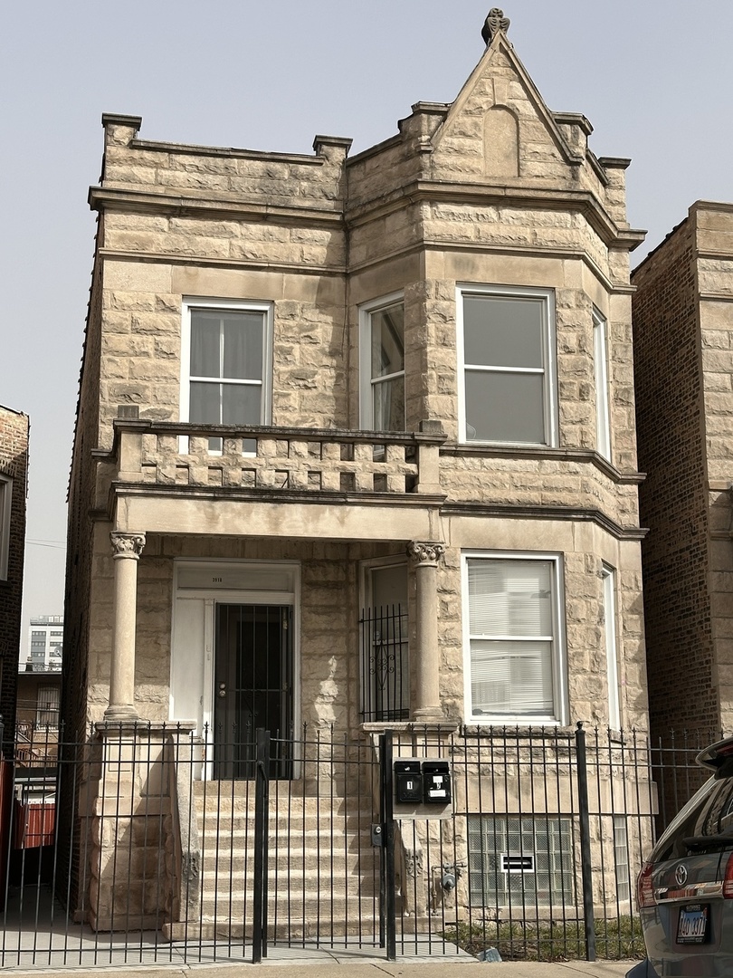 1613 S CENTRAL PARK Avenue, Chicago, IL 60623