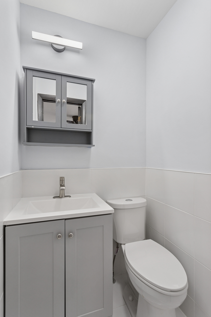 55 W ANN Street #B, Lombard, IL 60148