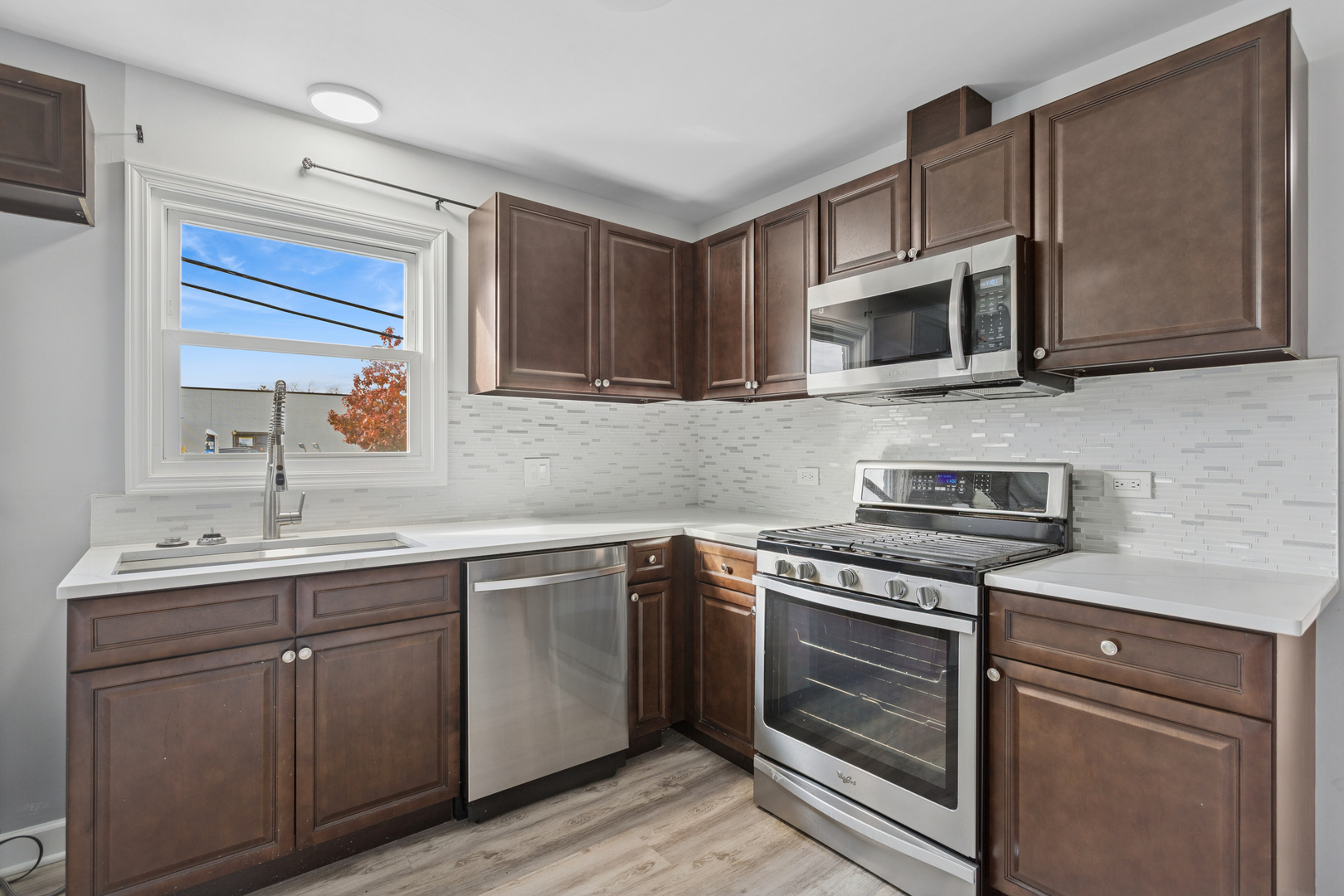 55 W ANN Street #B, Lombard, IL 60148