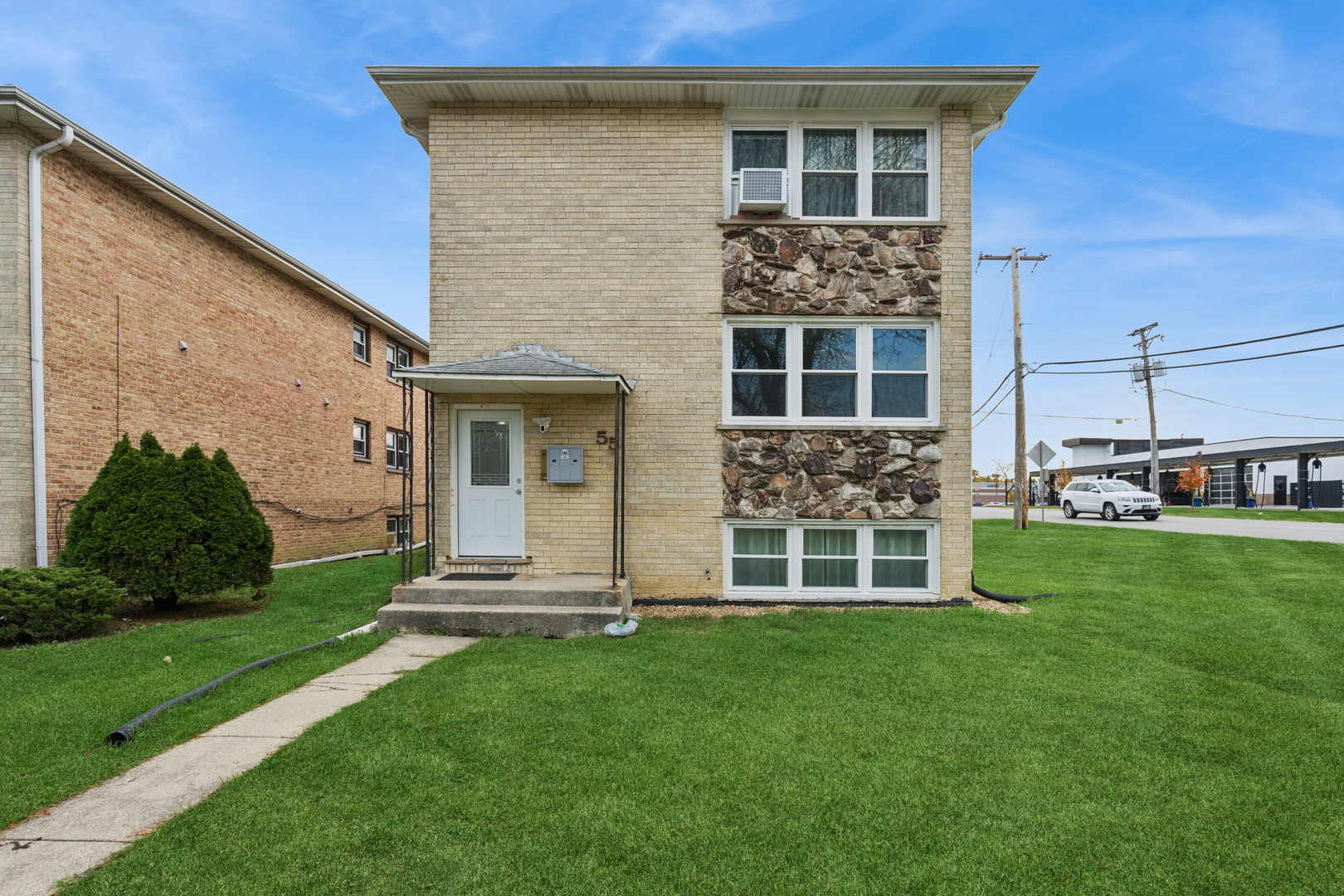 55 W ANN Street #B, Lombard, IL 60148
