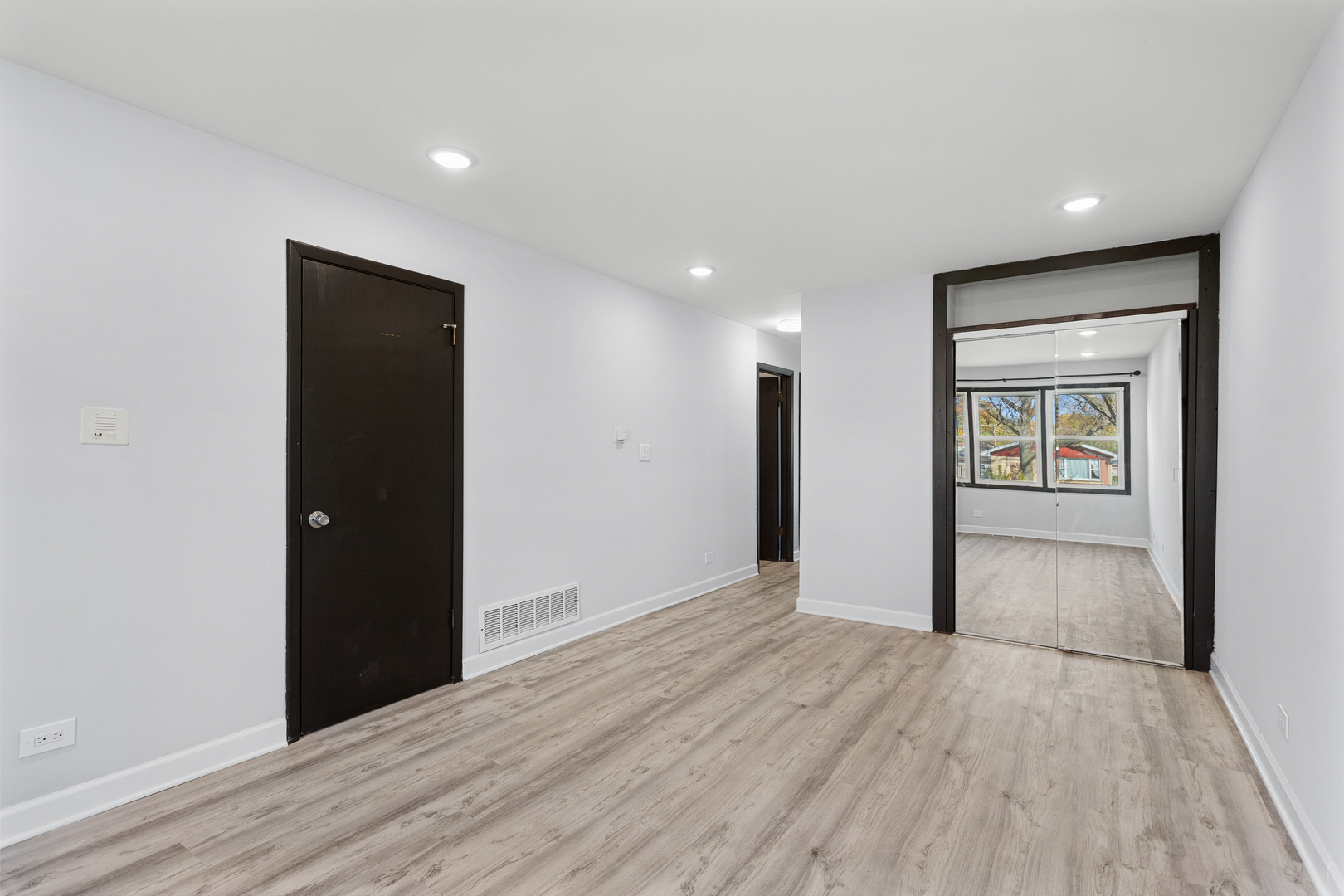 55 W ANN Street #B, Lombard, IL 60148